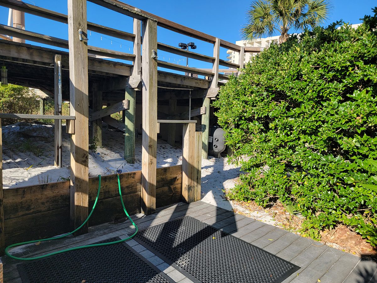 Tops’l beach outdoor shower | Breathe Easy Rentals